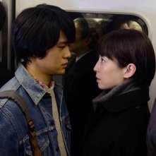 Pale Moon: Rie Miyazawa con Sôsuke Ikematsu in una scena del film