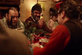 Clip 'Ghiandola di lepre' - Ogni maledetto Natale