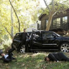 Agents of S.H.I.E.L.D.: l'attore Brett Dalton in una scena della puntata The Things We Bury