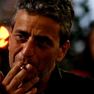 Let's Go: Luca Musella, ex-fotoreporter ora esodato, in una scena del documentario a lui dedicato