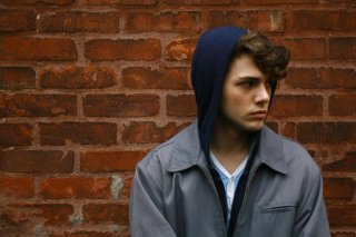 Xavier Dolan in una scena di J'ai tué ma mère