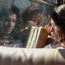 Si accettano miracoli: Ana Caterina Morariu in una scena del film