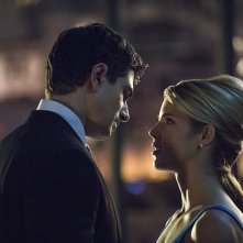 Arrow: Brandon Routh ed Emily Bett Rickards in Draw Back Your Bow