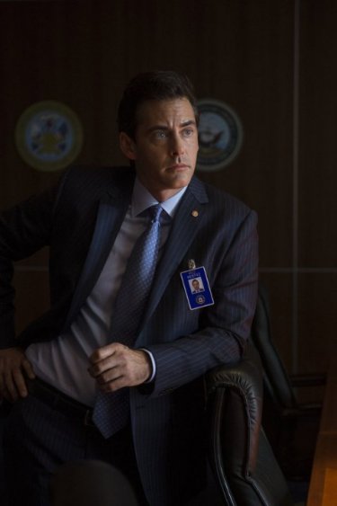 State of Affairs: Adam Kaufman nel pilot della serie