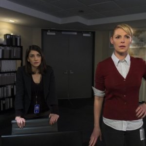 State of Affairs: Katherine Heigl e Sheila Vand nel pilot della serie