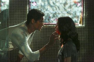 How To Get Away With Murder: Alfred Enoch e Katie Findlay nella puntata Kill Me, Kill Me, Kill Me