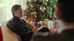 Clip 'Un po' strano' - Ogni maledetto Natale