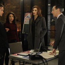 The Good Wife: Julianna Margulies e Alan Cumming nell'episodio intitolato The Trial