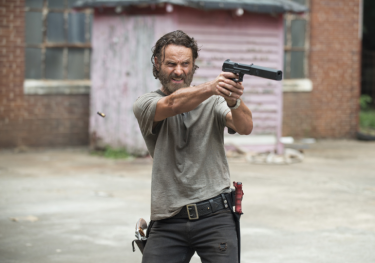 The Walking Dead: Andrew Lincoln in una scena dell'episodio intitolato Crossed