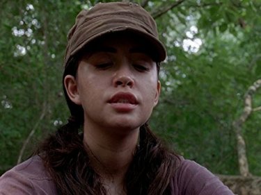 The Walking Dead: un primo piano di Christian Serratos nell'episodio Lo scambio