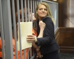 Tv, le serie della settimana: su Rai3 arriva Benched, finale di stagione per C'era una volta 4