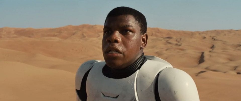 Star Wars: Il risveglio della forza - John Boyega in un'immagine dal trailer