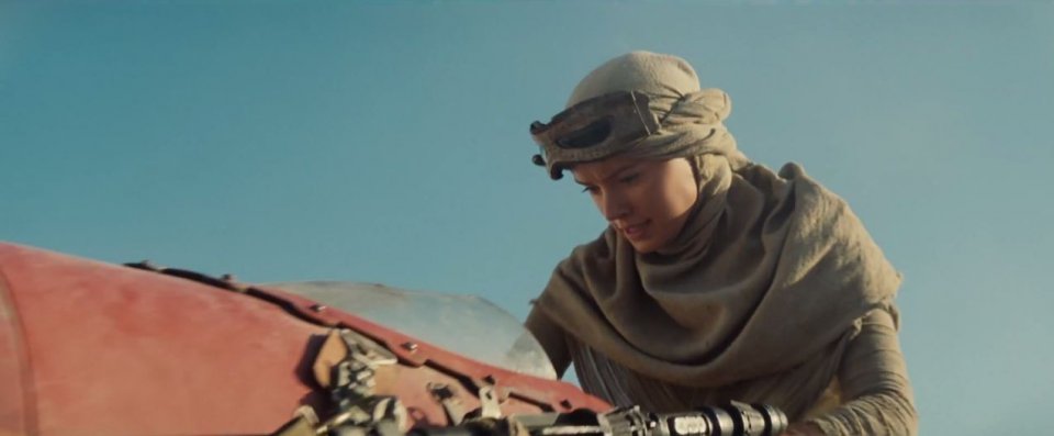 Star Wars: Il risveglio della forza - Daisy Ridley in un'immagine dal trailer