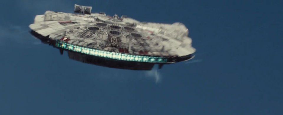 Star Wars: Il risveglio della forza - Iil Millennium Falcon in un'immagine dal trailer