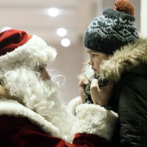 Un amico molto speciale: Tahar Rahim insieme al piccolo Victor Cabal in una scena del film