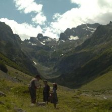 La storia di Cino: Stefano Marseglia con Francesca Zara nei panni di Cino e Catlìn in una scena