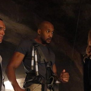 Agents of S.H.I.E.L.D.: Clark Gregg, B.J. Britt e Adrianne Palicki in Ye Who Enter Here 
