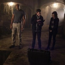 Agents of S.H.I.E.L.D.: B.J. Britt, Iain De Caestecker, Elizabeth Henstridge e Clark Gregg in Ye Who Enter Here 