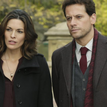Forever: Ioan Gruffudd e Alana De La Garza in The Man in the Killer Suit 