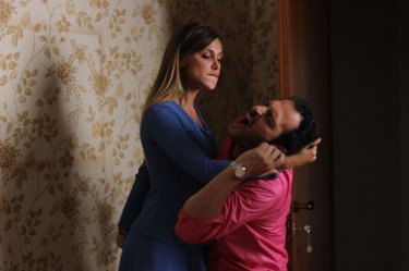 Non c’è 2 senza te: Belén Rodriguez e Fabio Troiano in una scena del film