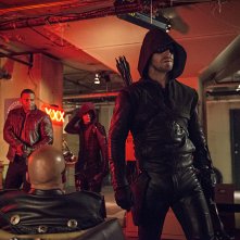 Arrow: David Ramsey, Colton Haynes e Stephen Amell in The Brave and the Bold