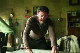 Featurette 'Le regole dello Spurchiafiletto spiegate da Valerio Mastandrea' - Ogni maledetto Natale