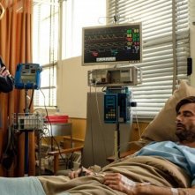 Gracepoint: i protagonisti Anna Gunn e David Tennant in una scena del nono episodio