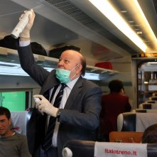 Ma tu di che segno 6?: Massimo Boldi in una scena della commedia