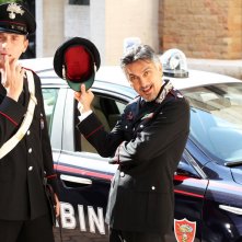 Ma tu di che segno 6?: Vincenzo Salemme con Angelo Pintus in una scena del film