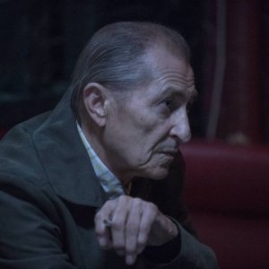 Intruders: Alex Diakun in una scena della serie