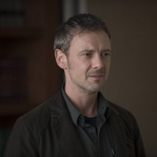 Intruders: John Simm nella serie BBC America