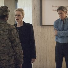 Homeland: Laila Robins e Mark Moses in 13 Hours in Islamabad 
