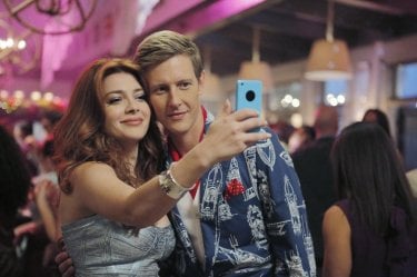 Revenge: Elena Satine e Gabriel Mann in Atonement