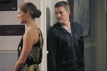 Revenge: Emily VanCamp e James Tupper nella puntata Atonement