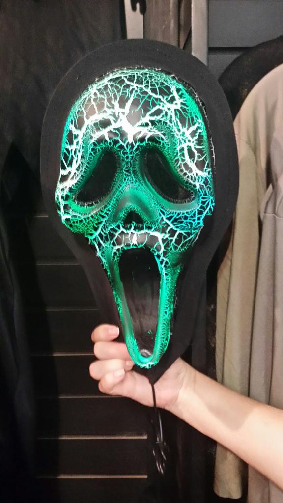 Scream, nuova maschera in vendita presentata da Wes Craven
