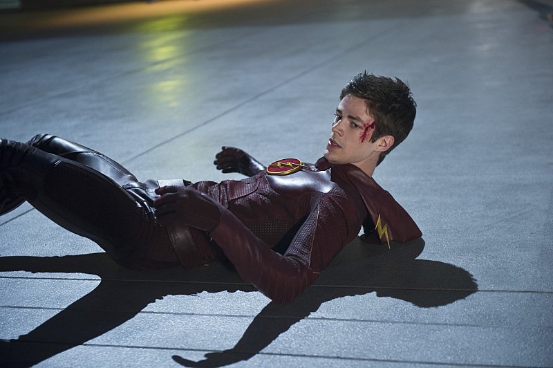 The Flash: il protagonista Grant Gustin nell'episodio The Man in the Yellow Suit