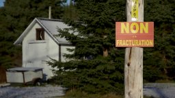 Trailer - Living on the Edge