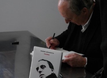 Dario Argento firma le copie della sua autobiografia Paura a Courmayeur