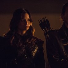 Arrow: Katrina Law e Karl Yune in The Climb