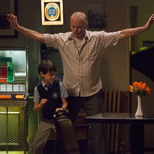 St. Vincent: Bill Murray si diverte con il piccolo Jaeden Lieberher in una scena