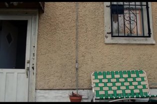 Clip 'Shelter from the Storm' - St. Vincent