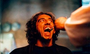 Denti: Sergio Rubini in una scena del film