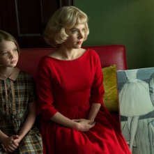 Big Eyes: Amy Adams con Delaney Raye in una scena del film