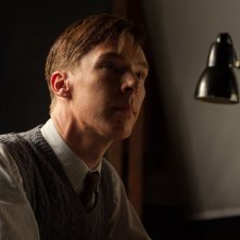 The Imitation Game: Benedict Cumberbatch in un primo piano tratto dal film nei panni di Alan Turing