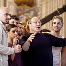 Cenerentola: Carlo Verdone con i suoi ballerini sul palcoscenico