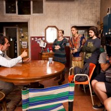 Zio Gianni: Paolo Calabresi in una foto di gruppo sul set