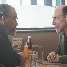 Homeland: gli attori Mandy Patinkin e F. Murray Abraham in Long Time Coming 