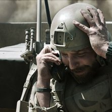 American Sniper: Bradley Cooper in una drammatica scena del film