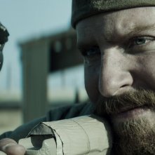 American Sniper: Bradley Cooper in un primo piano tratto dal film