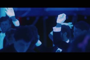 Clip 'Radiazioni ultraviolette' - La Teoria del Tutto